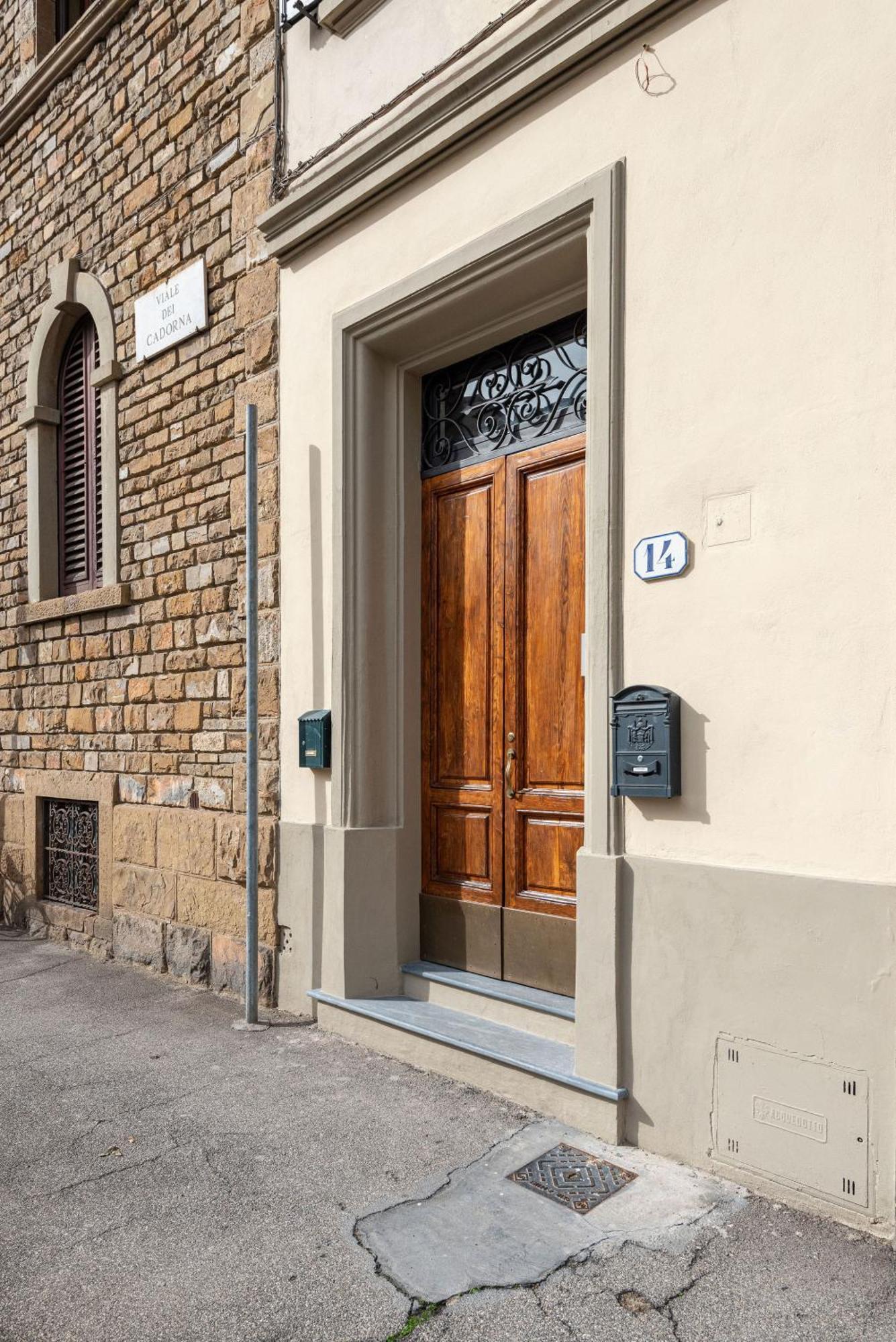Cadorna Rooms In フィレンツェ エクステリア 写真