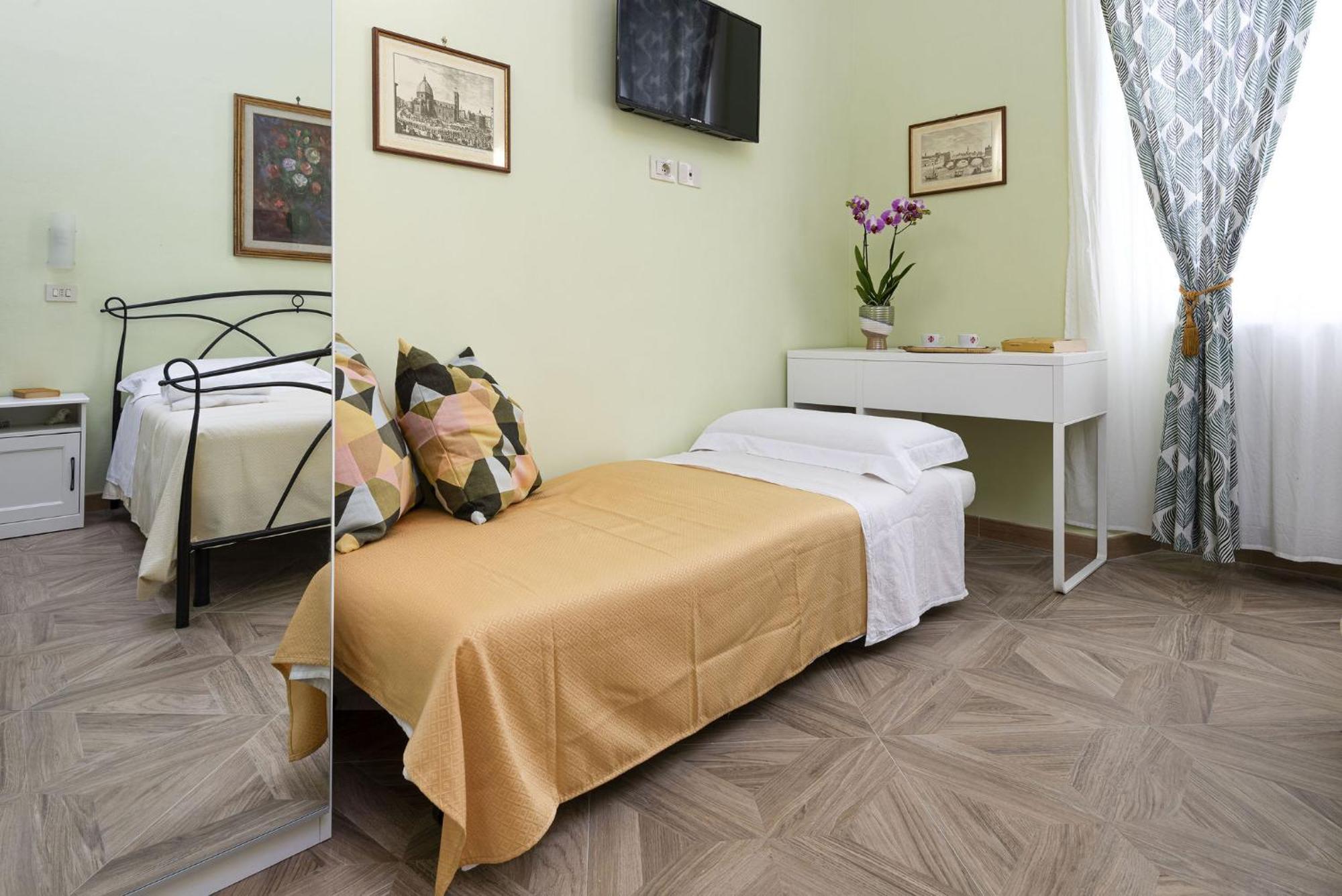 Cadorna Rooms In フィレンツェ エクステリア 写真